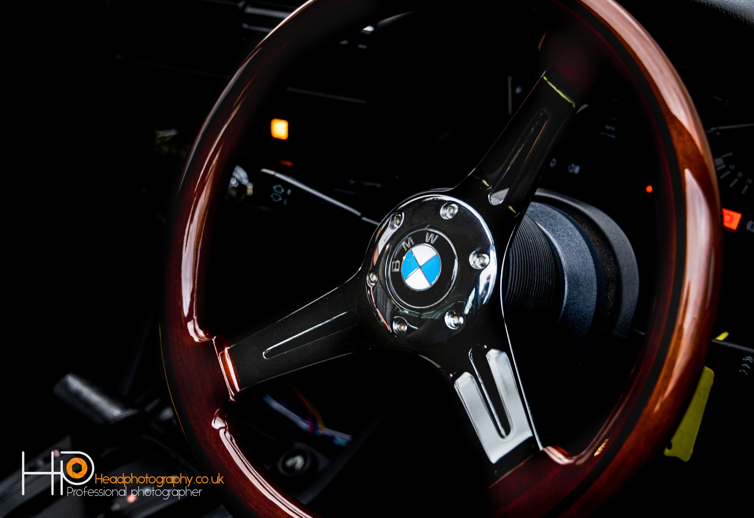 bmw sterring wheel.jpg